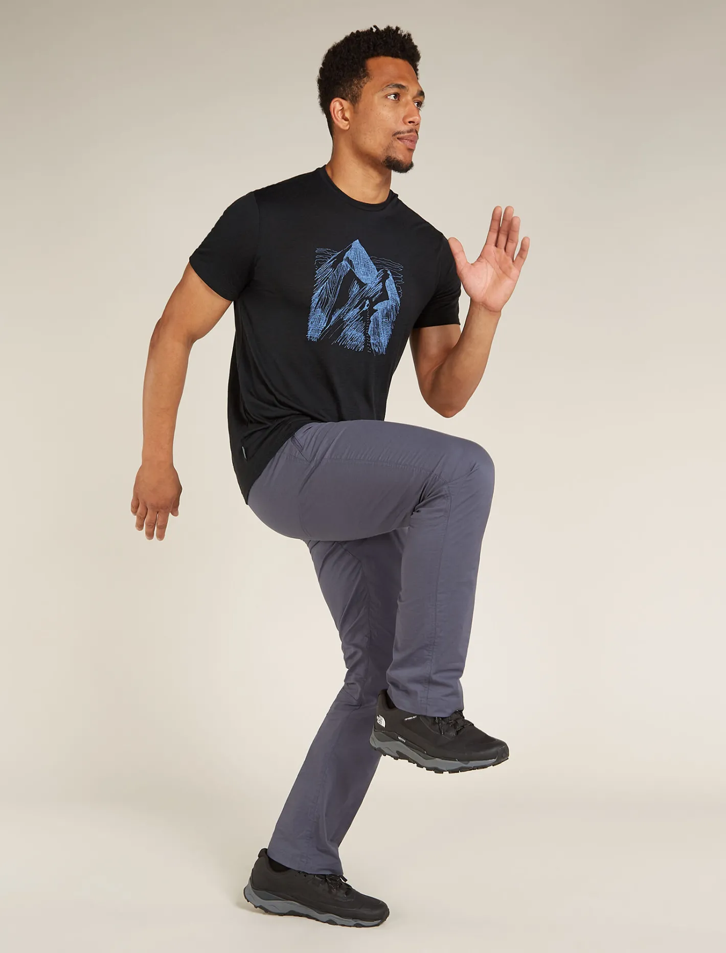 Icebreaker T-shirts^Men's Merino 150 Tech Lite Short Sleeve T-Shirt Granite Adventures Black