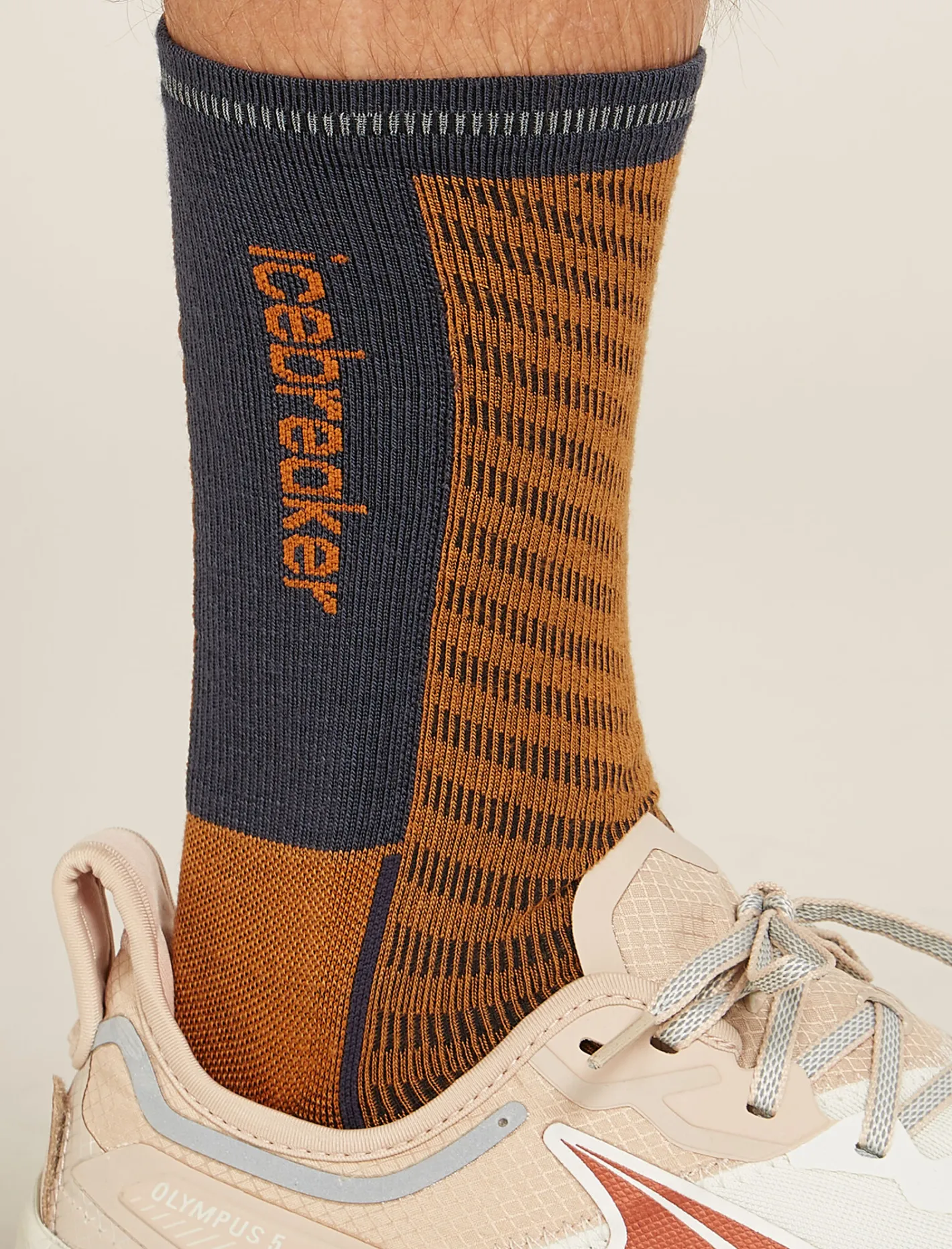 Icebreaker Socks^Men's Merino Blend Run+ Ultralight Crew Socks Ray/Graphite