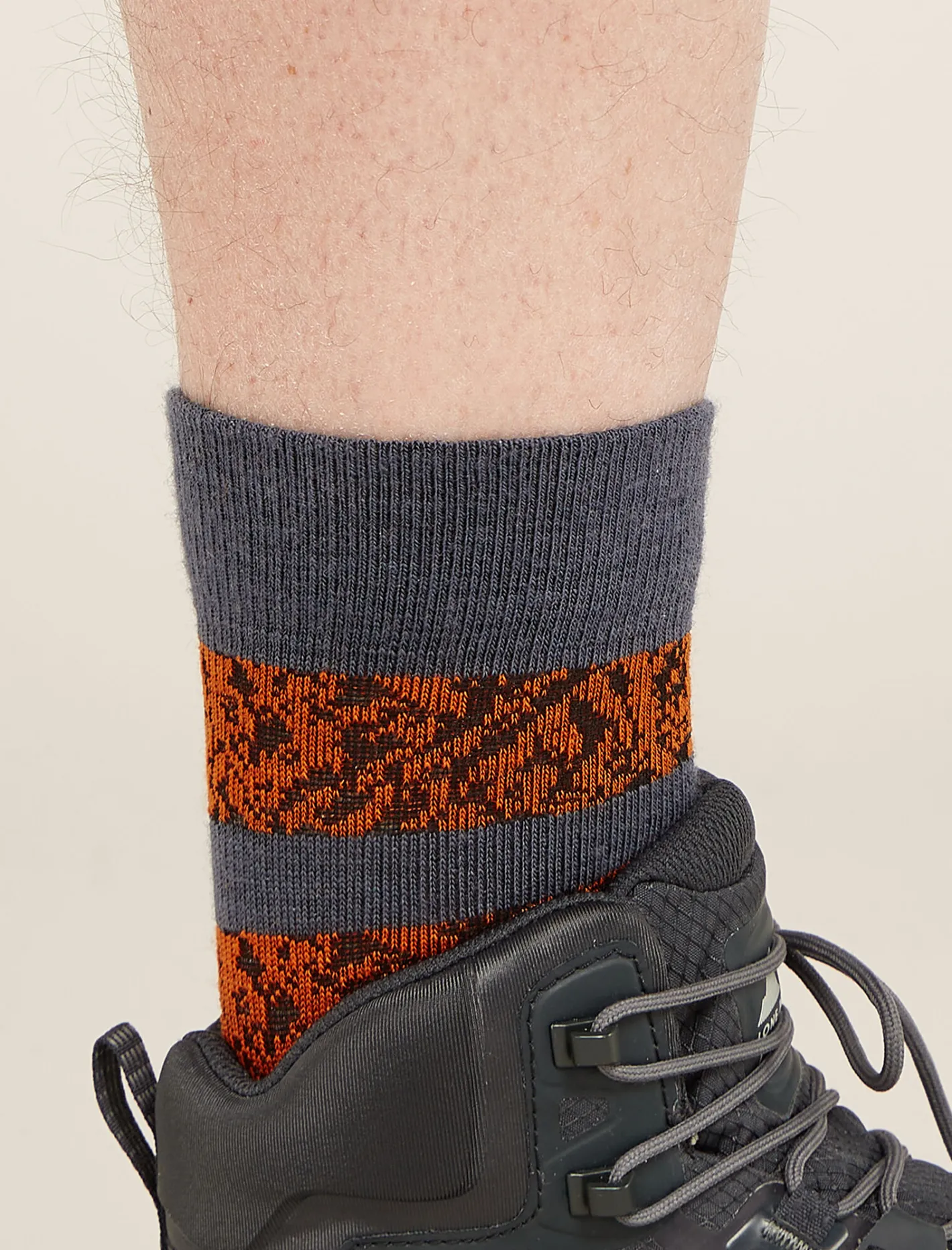 Icebreaker Socks^Men's Merino Hike+ Light Crew Natural Summit Socks Graphite/Blaze