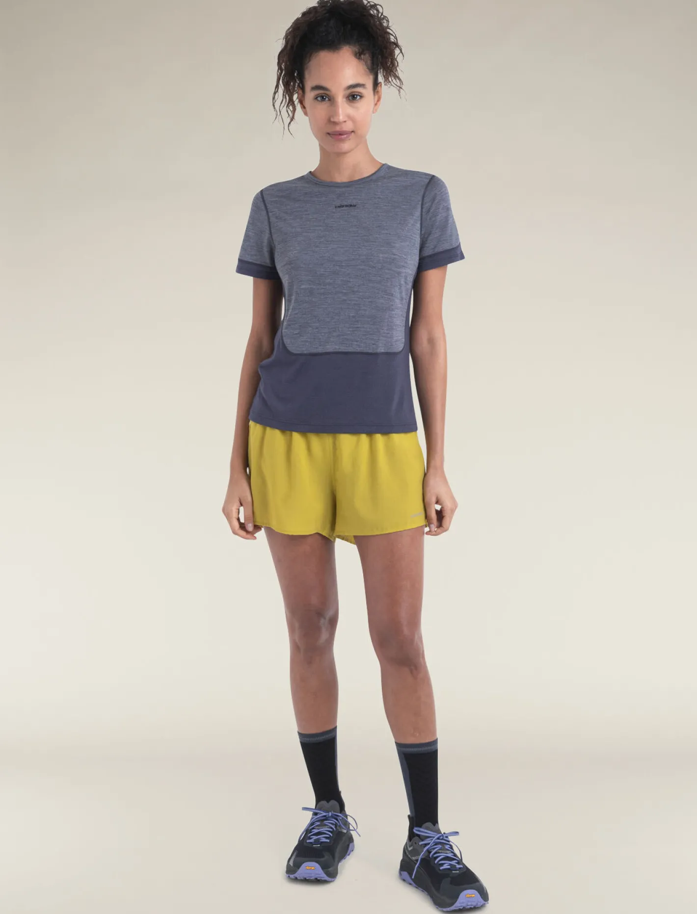 Icebreaker T-shirts & Tanks^Women's Merino Blend 125 ZoneKnit™ Energy Wind Short Sleeve T-Shirt Graphite/GraphiteHeather