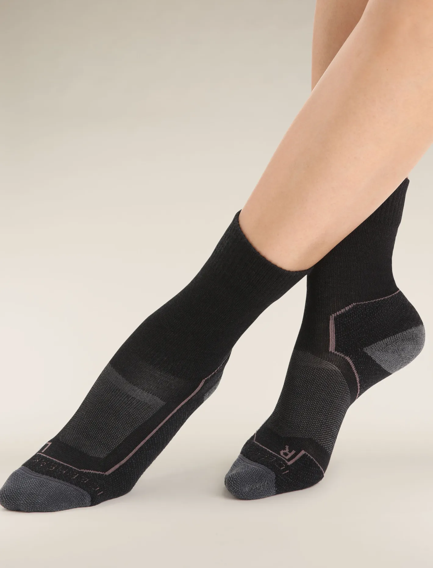 Icebreaker Socks^Women's Merino Hike+ Light Crew Socks Black/Monsoon
