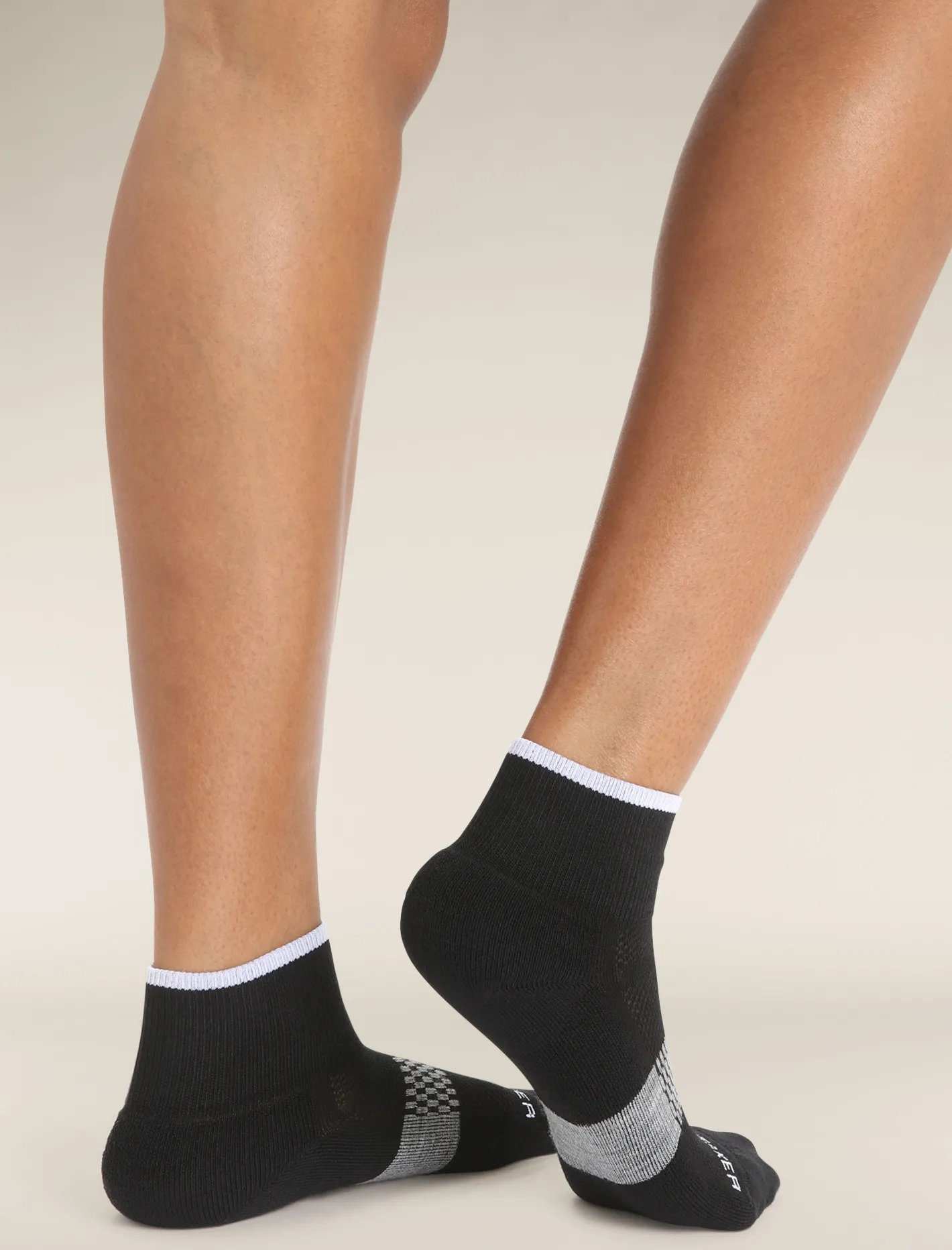Icebreaker Socks^Women's Merino Multisport Light Mini Socks Black/Snow